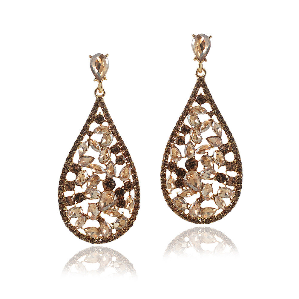 Pendientes Vintage de Cristal Tallado – Brillante Elegancia Retro