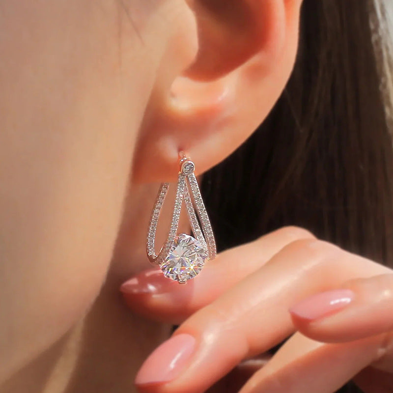 Aros de Circonita: Elegancia Oriental y Europea
