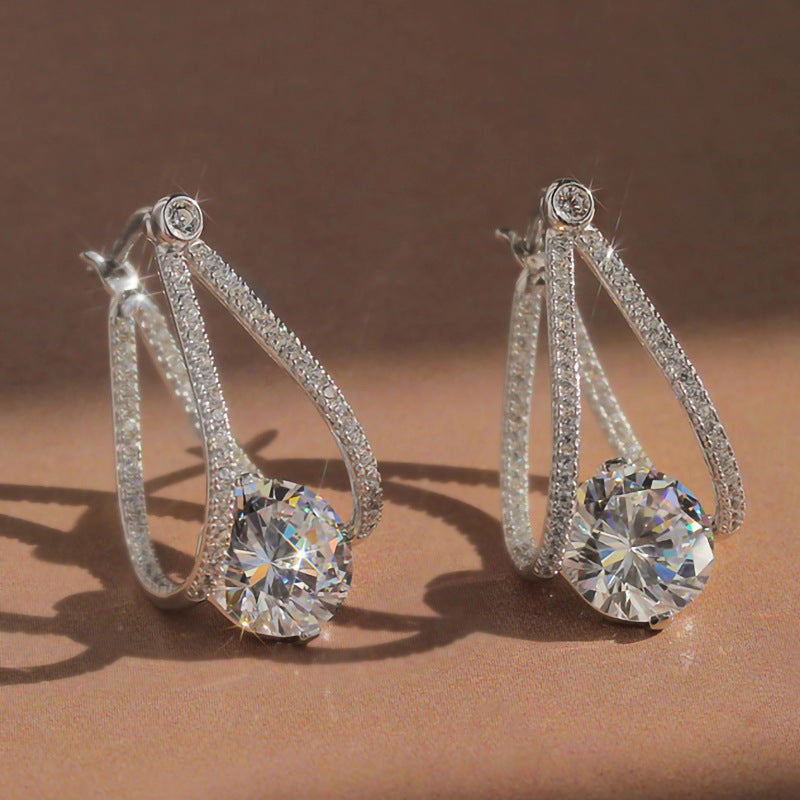 Aros de Circonita: Elegancia Oriental y Europea