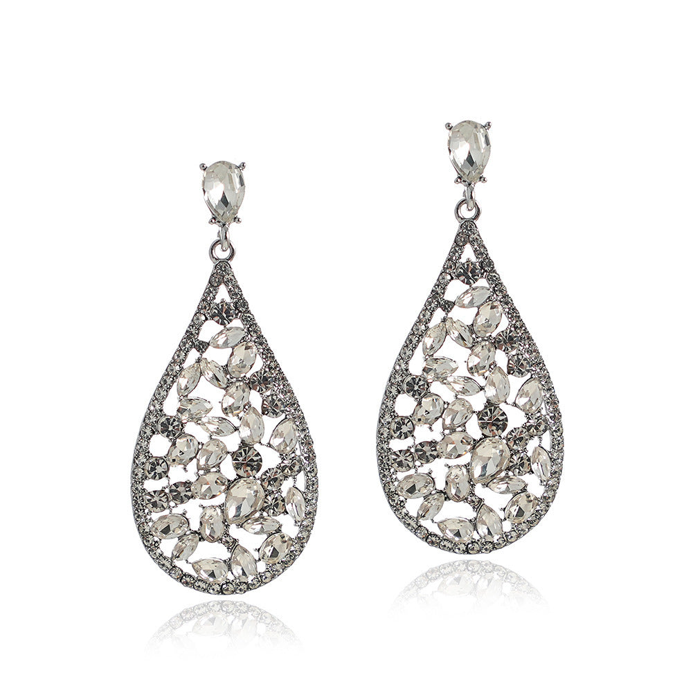 Pendientes Vintage de Cristal Tallado – Brillante Elegancia Retro