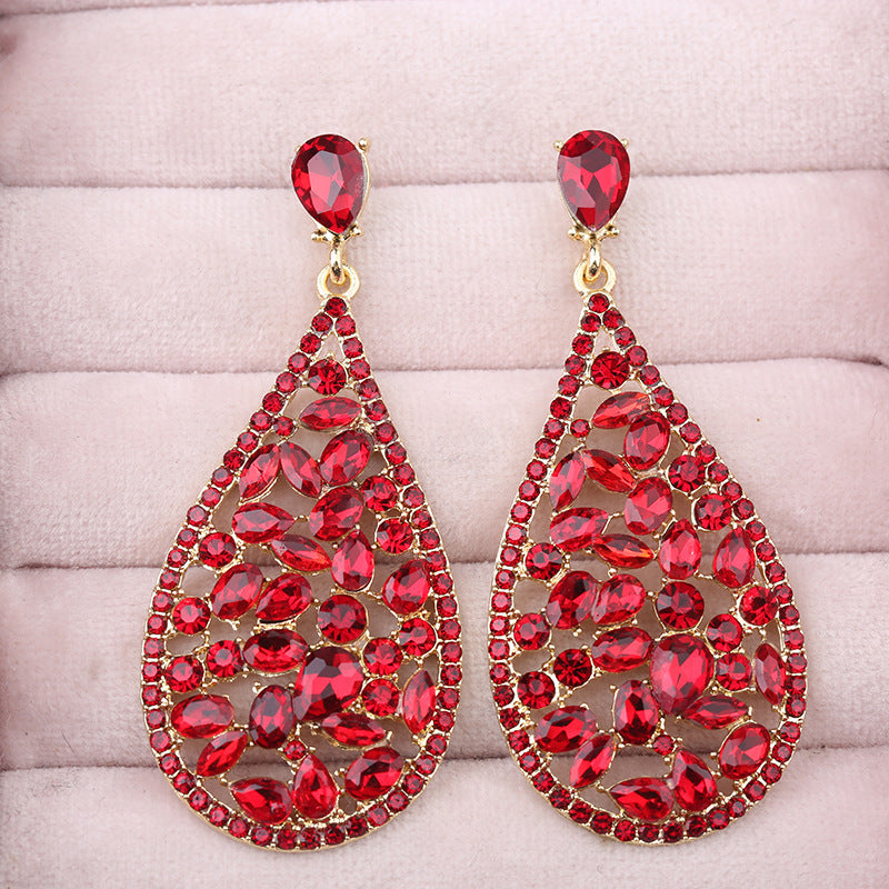 Pendientes Vintage de Cristal Tallado – Brillante Elegancia Retro