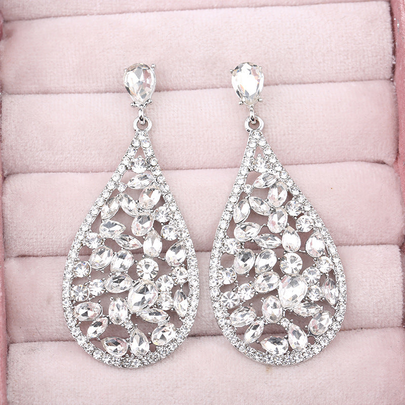Pendientes Vintage de Cristal Tallado – Brillante Elegancia Retro